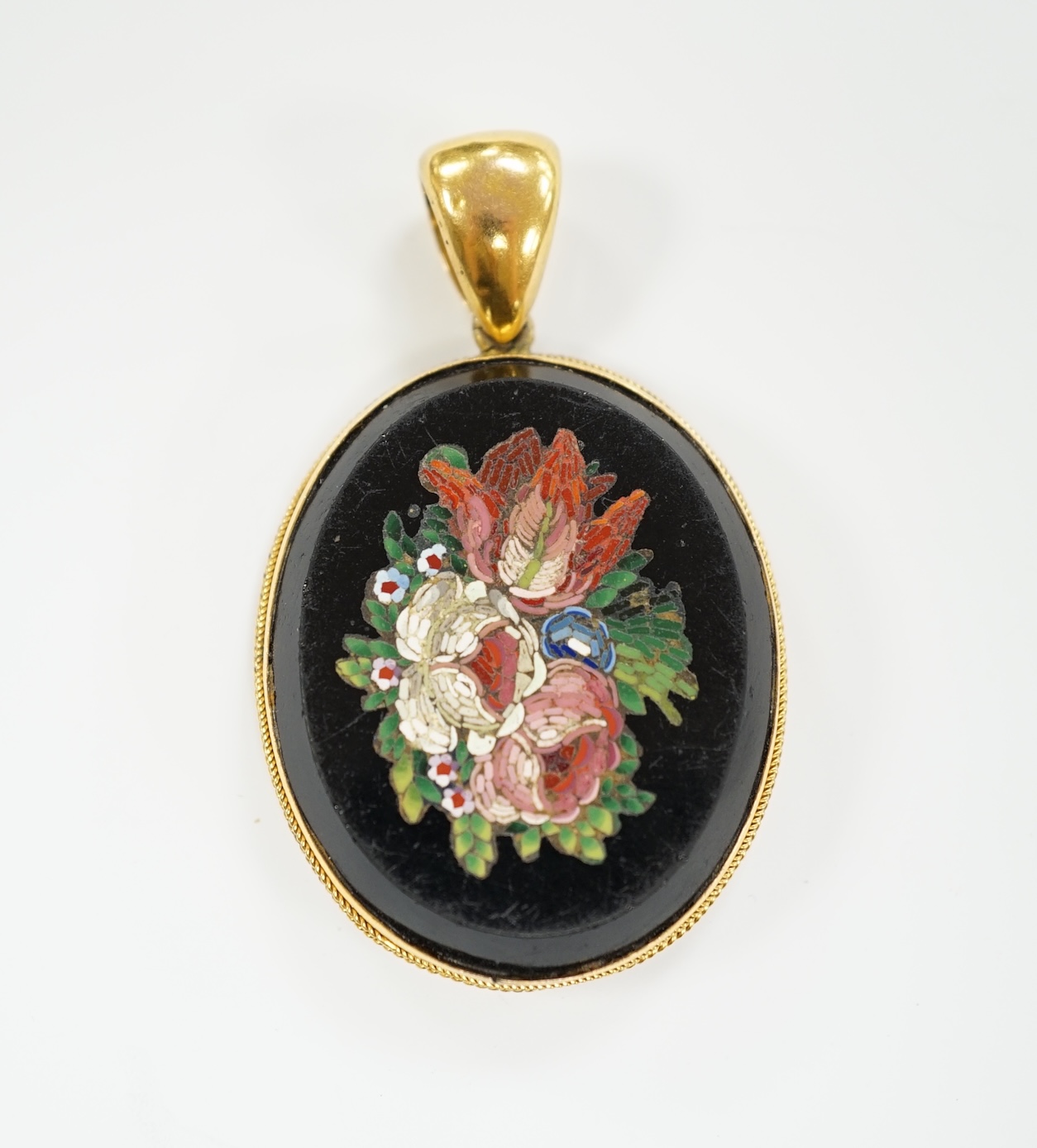 A Victorian yellow metal mounted micro mosaic set oval pendant, overall 57mm, gross weight 23.5 gram.